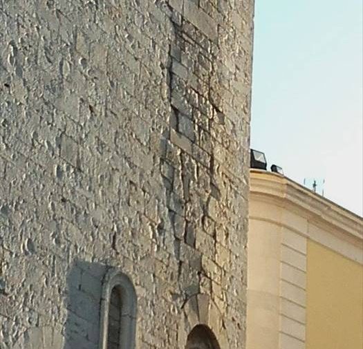 Una «protuberanza» sul campanile della cattedrale