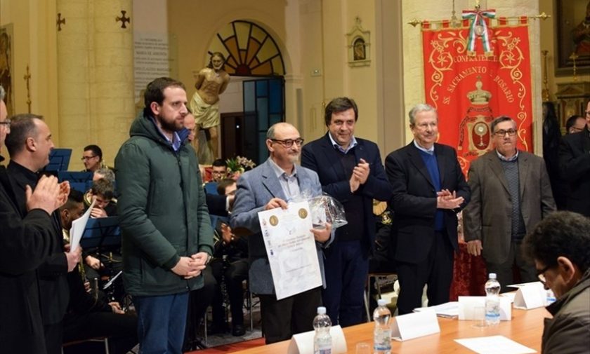 Il maestro Gennaro Sibilano premiato a Mottola