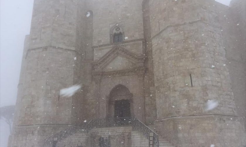 La prima neve dell’anno è a Castel del Monte