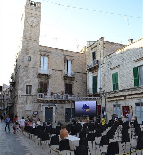 La storia e l’arte in piazza: grande successo per il saggio “Praeter legem” sull’ex Palazzo Jatta