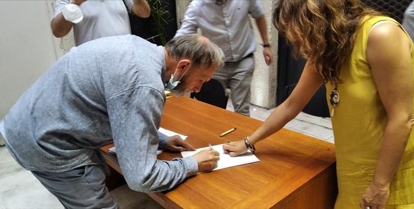 Nicola Cesareo (Fondazione Angelo Cesareo) firma il Protocollo