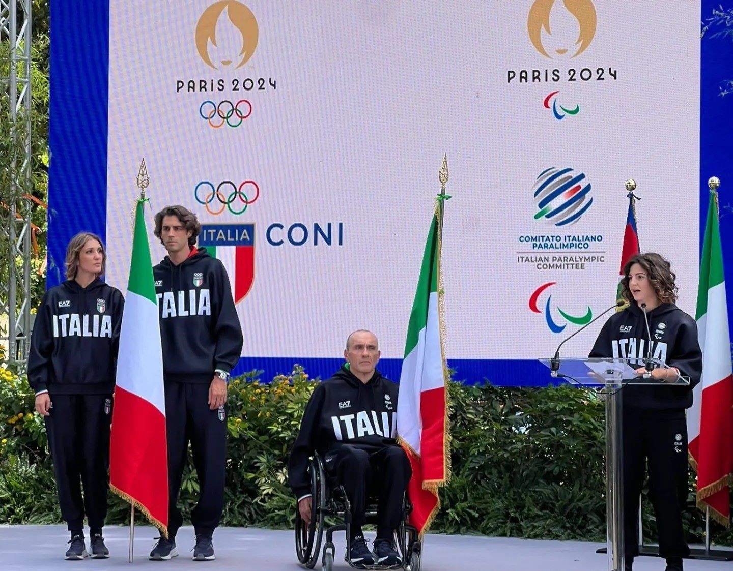 Paralimpiadi 2024, consegnato il Tricolore a Luca Mazzone e ad Ambra Sabatini