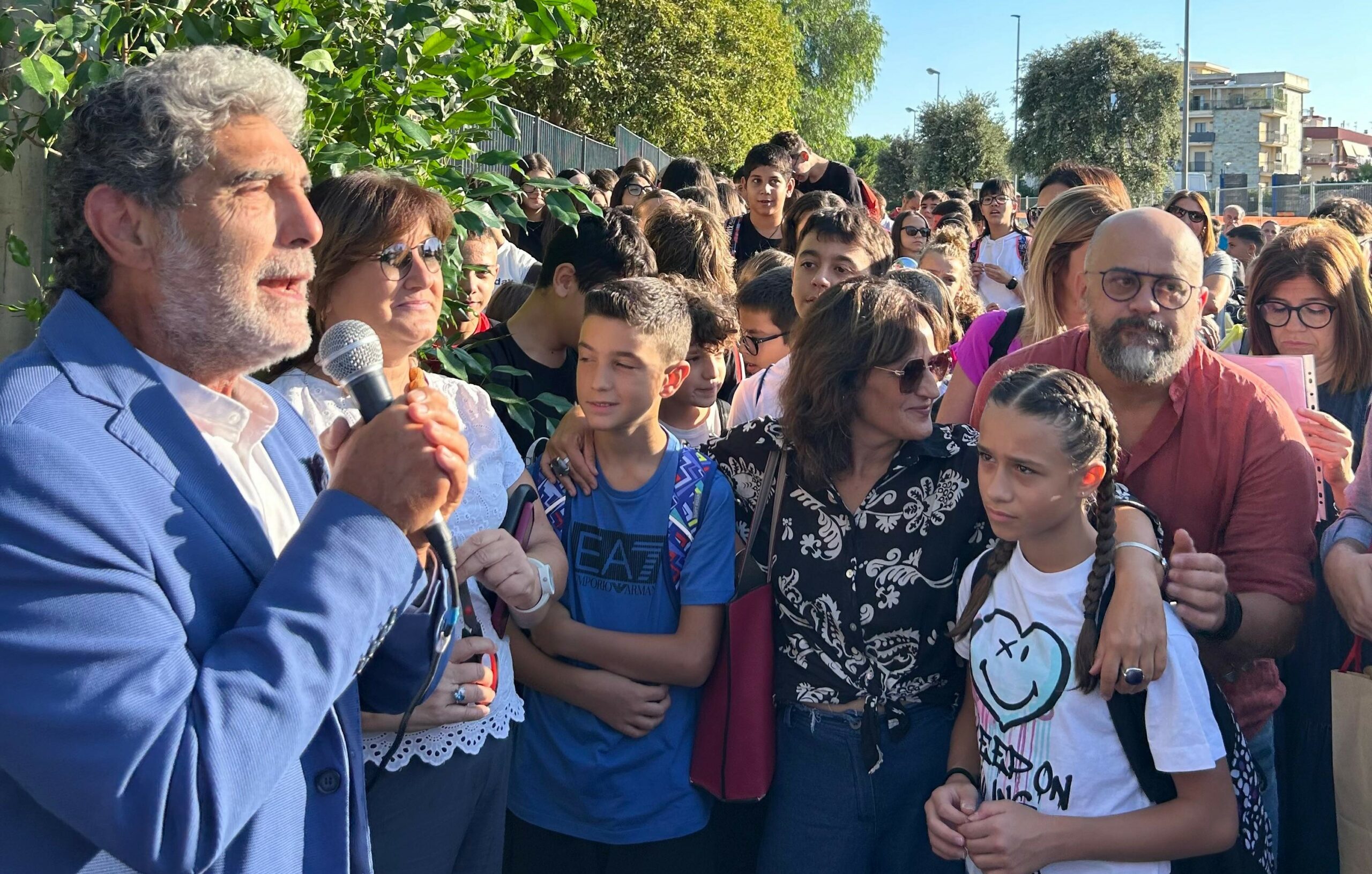 Inaugurato il plesso verde (ex bianco) della Cotugno: così inizia l’anno per l’Ic “Bovio-Cotugno”