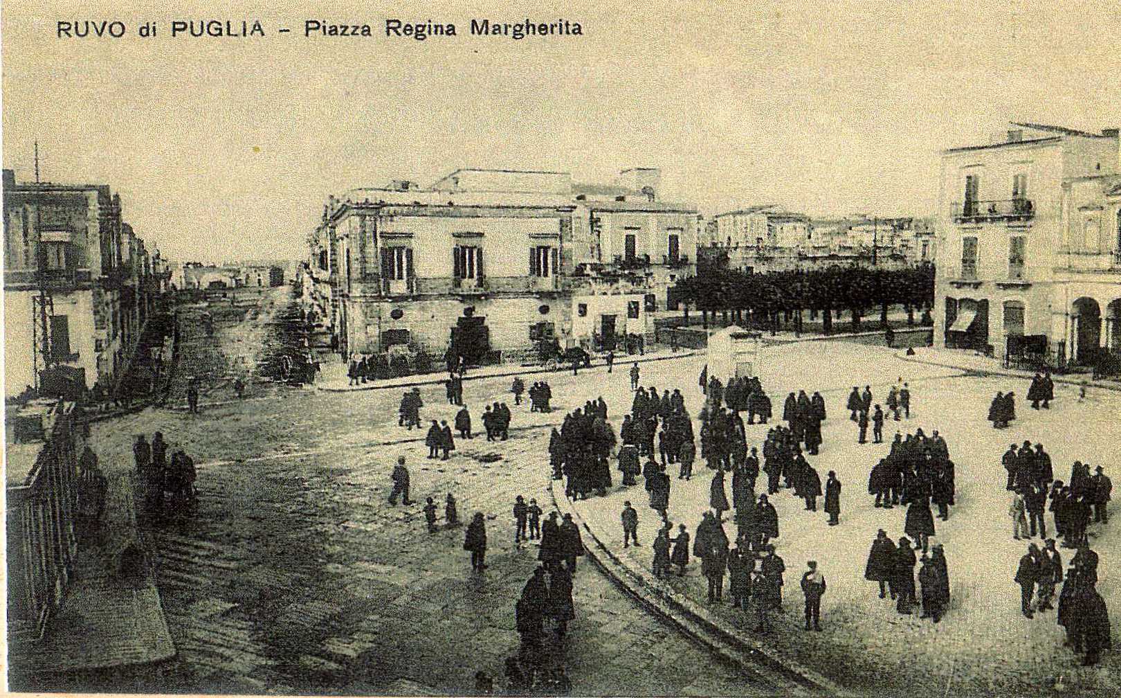 foto antica, con tante persone