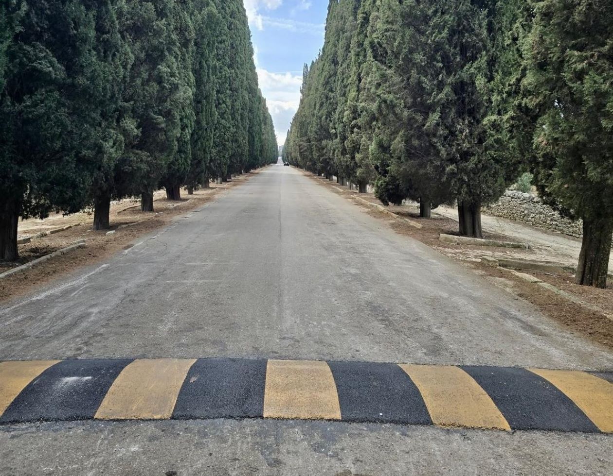Viale del cimitero, installati nuovi dossi rallentatori