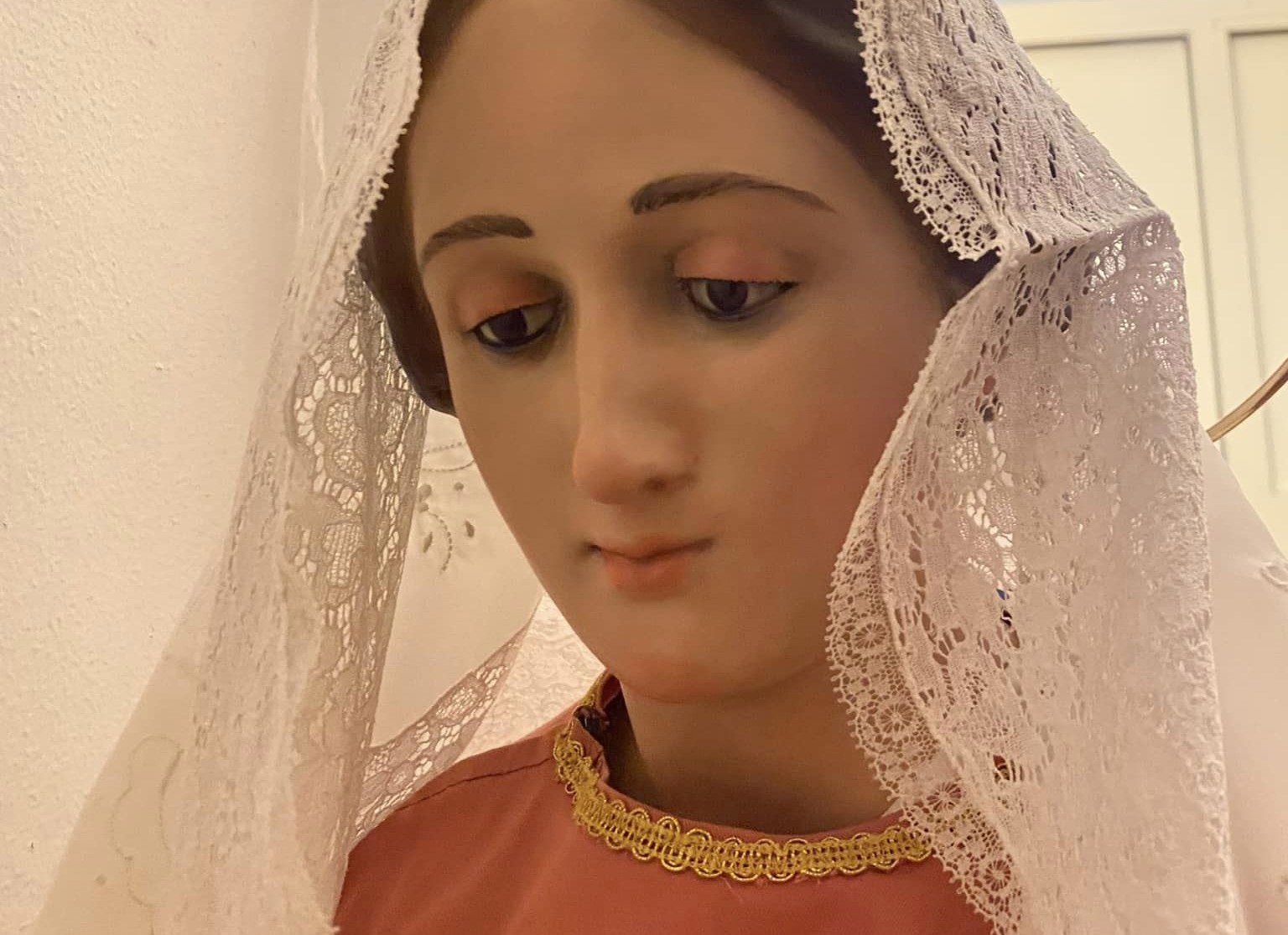 Presepe monumentale di Sant’Angelo, tornati dal restauro la Madonna e San Giuseppe