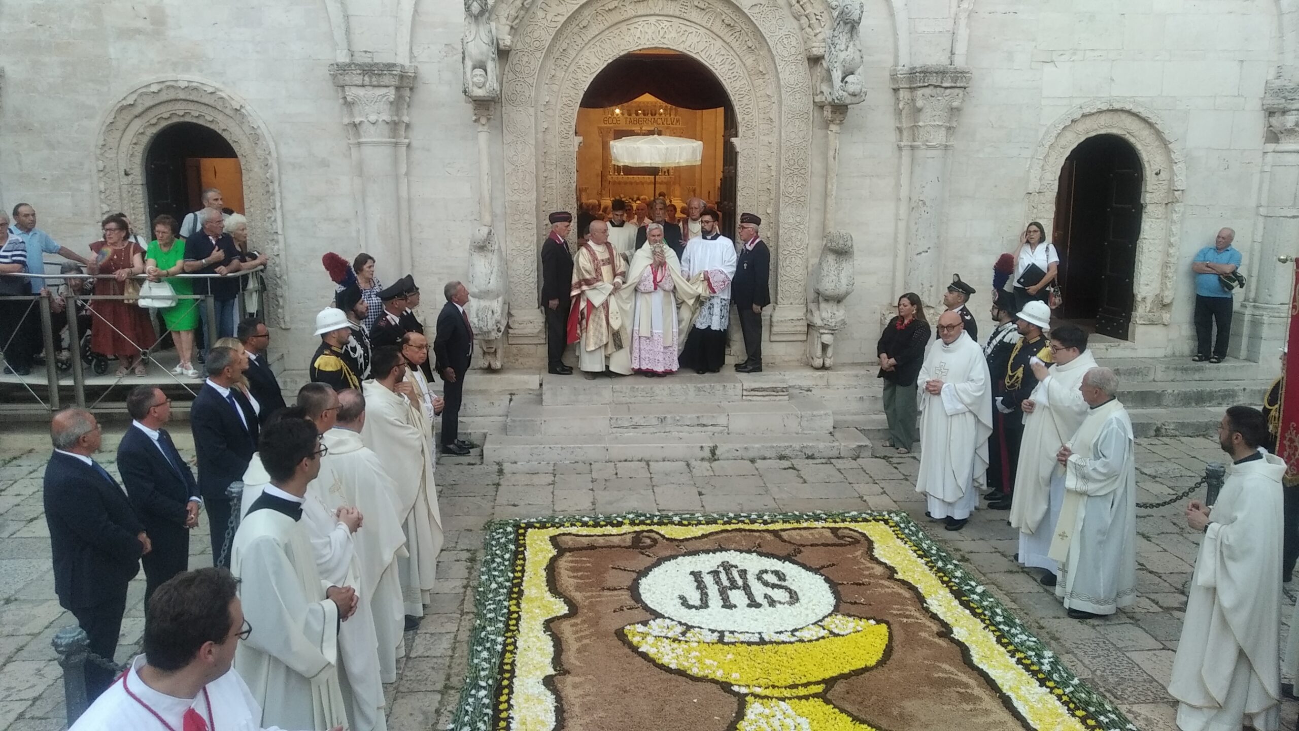 Dal Corpus Domini all’Ottavario, i momenti più intensi in foto