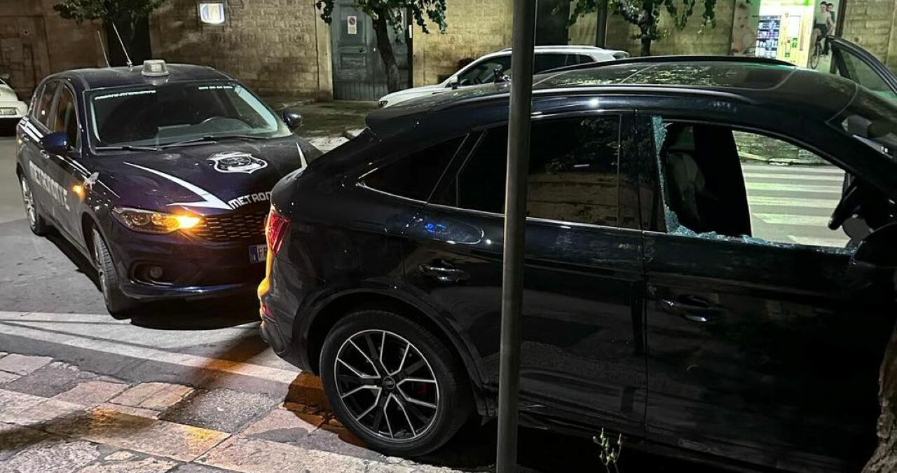 Tentato furto d’auto su corso Carafa