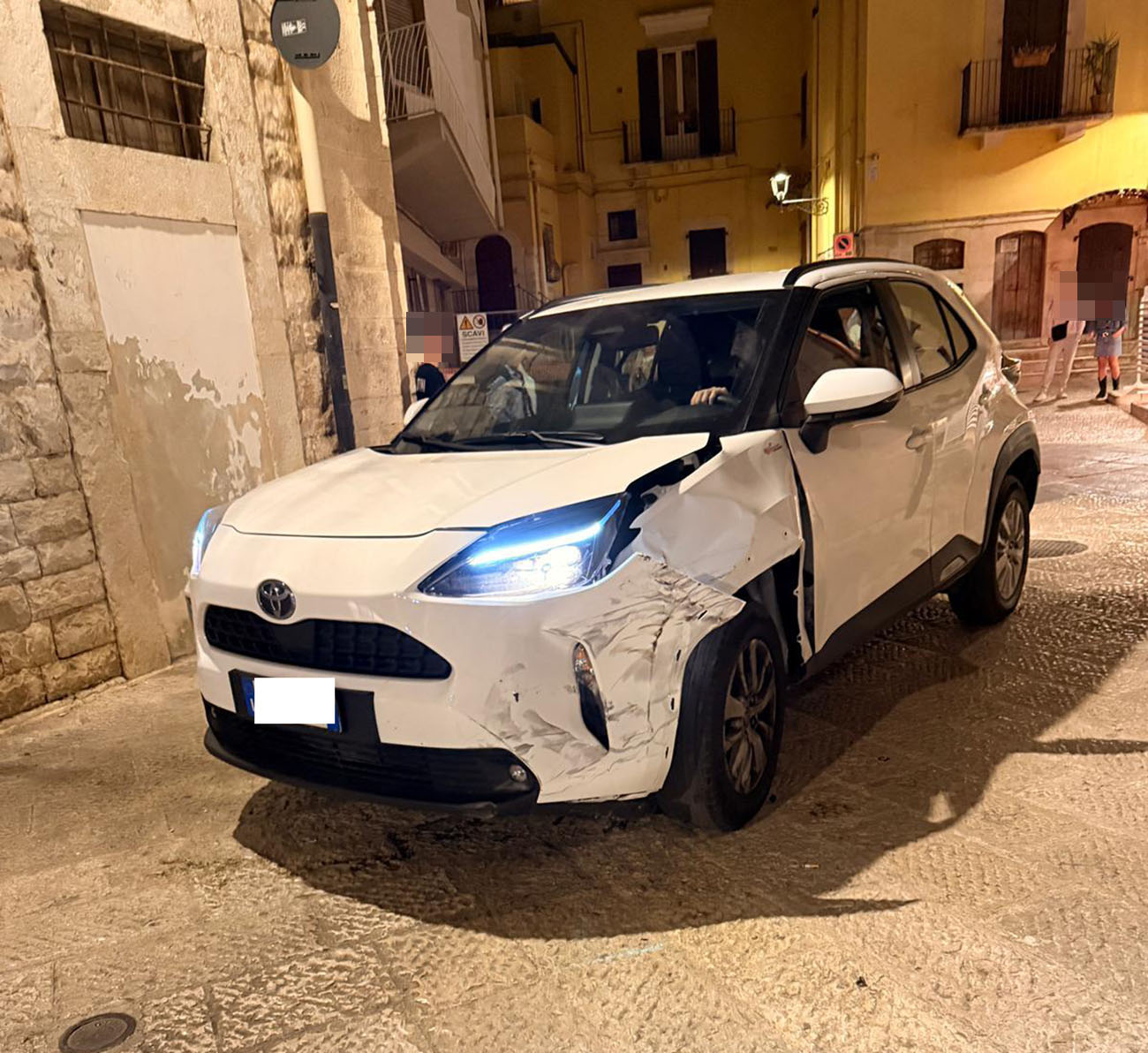 Folle inseguimento tra Ruvo e Corato: la fuga di una giovane automobilista semina il panico