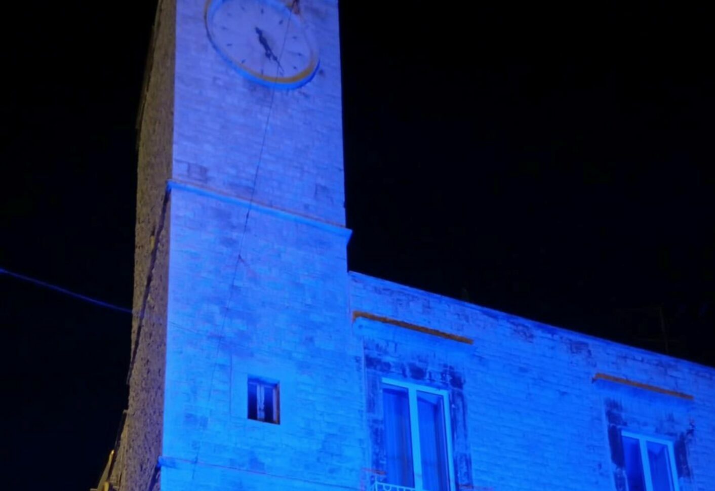 “Go Blue”, la Torre dell’Orologio s’illumina di blu