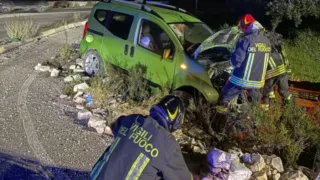 Auto finisce sulla rotatoria lungo la Ruvo-Bisceglie, 67enne in ospedale 